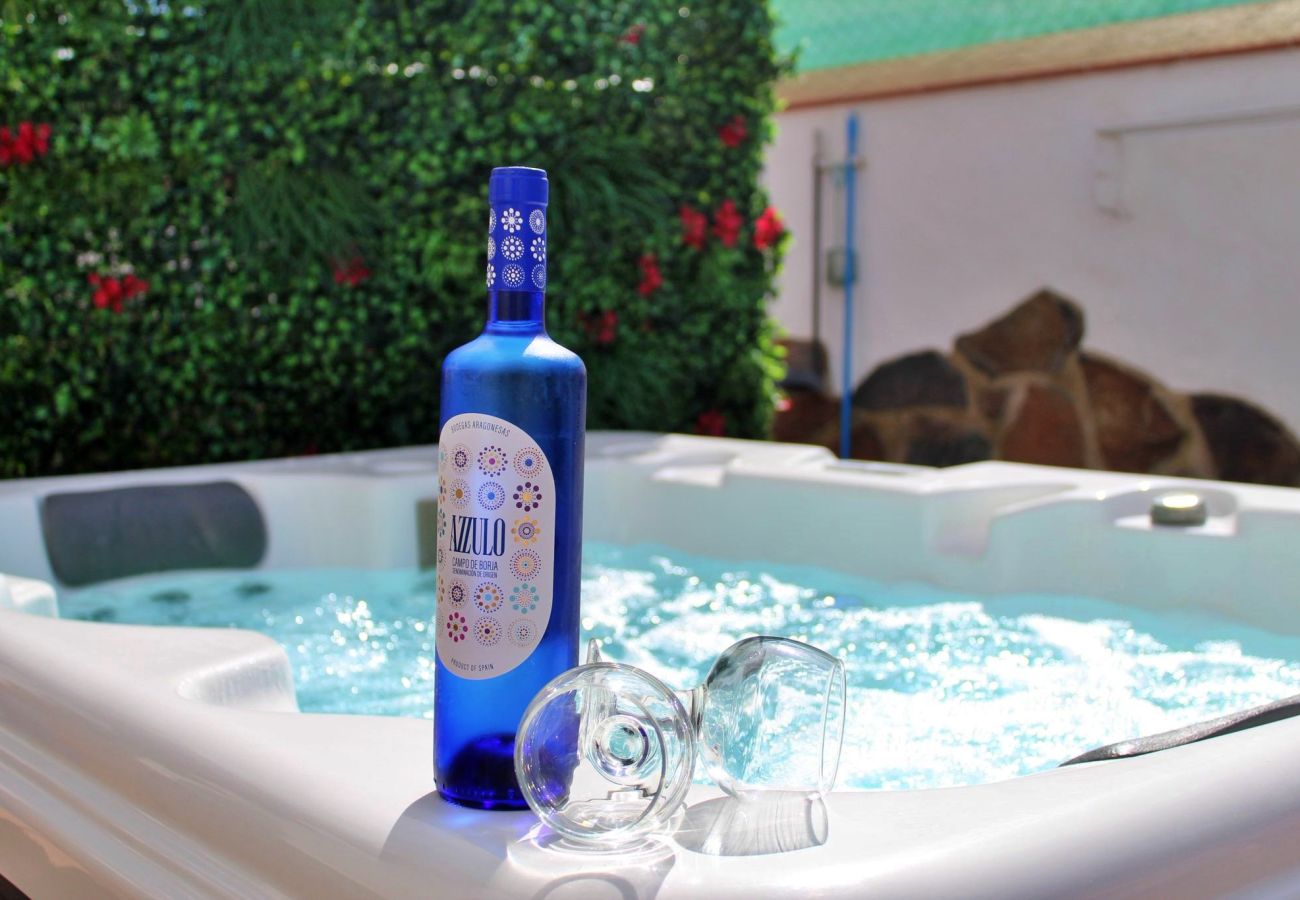 Casa a Moya - Mari House With Jacuzzi and BBQ by CanariasGetaway