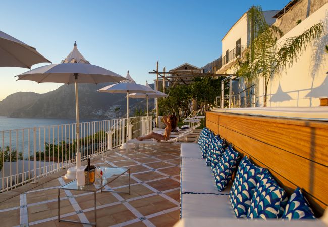 Villa a Praiano - Luxury Villa Malika - Vista Mozzafiato su Capri e Positano