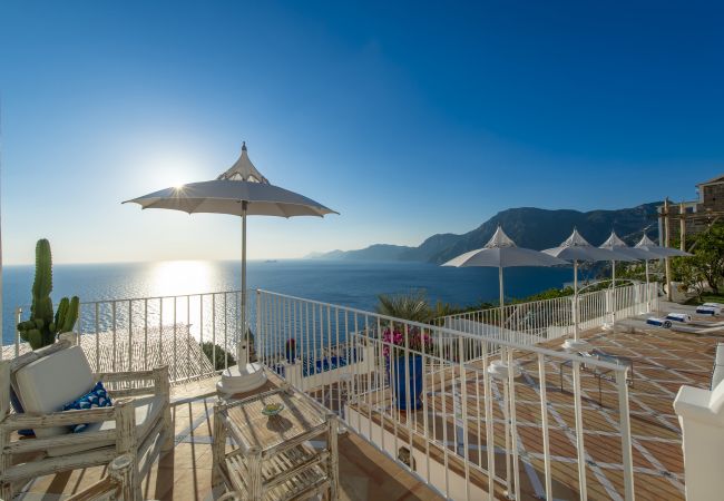 Villa a Praiano - Luxury Villa Malika - Vista Mozzafiato su Capri e Positano Villa a Praiano - Luxury Villa Malika - Vista Mozzafiato su Capri e Positano