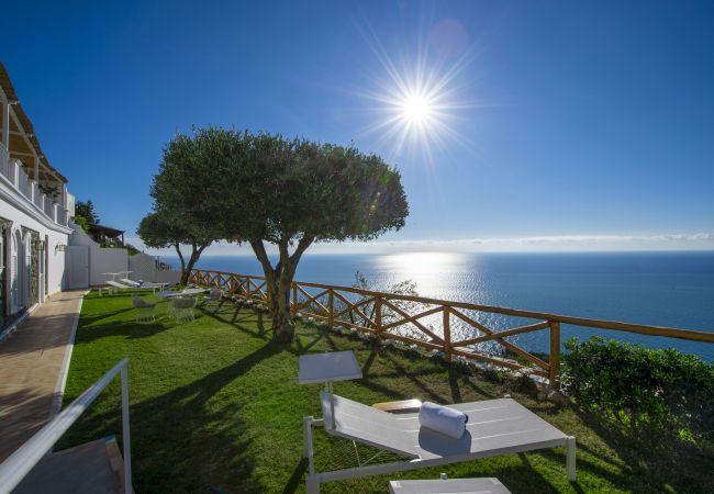 Villa a Praiano - Luxury Villa Malika - Vista Mozzafiato su Capri e Positano Villa a Praiano - Luxury Villa Malika - Vista Mozzafiato su Capri e Positano