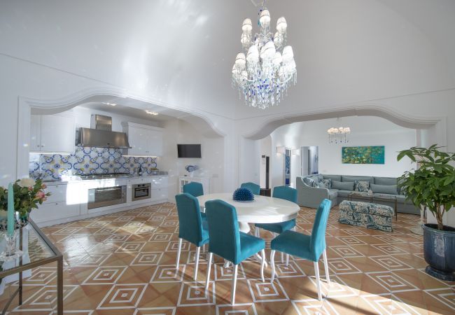 Villa a Praiano - Luxury Villa Malika - Vista Mozzafiato su Capri e Positano Villa a Praiano - Luxury Villa Malika - Vista Mozzafiato su Capri e Positano