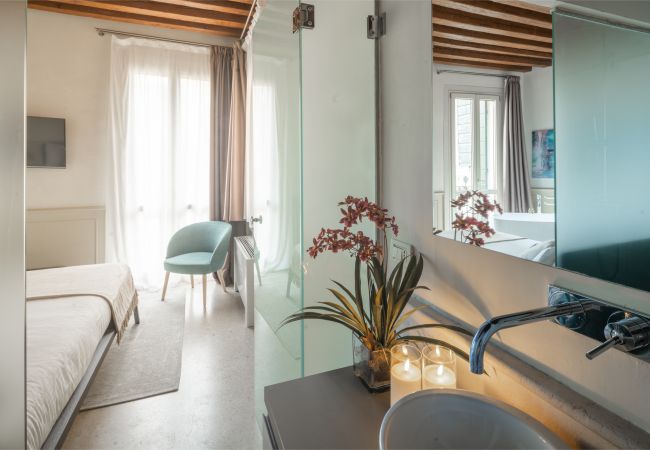 Appartamento a Venezia -  Lion Palace Canal View R&R Appartamento a Venezia -  Lion Palace Canal View R&R