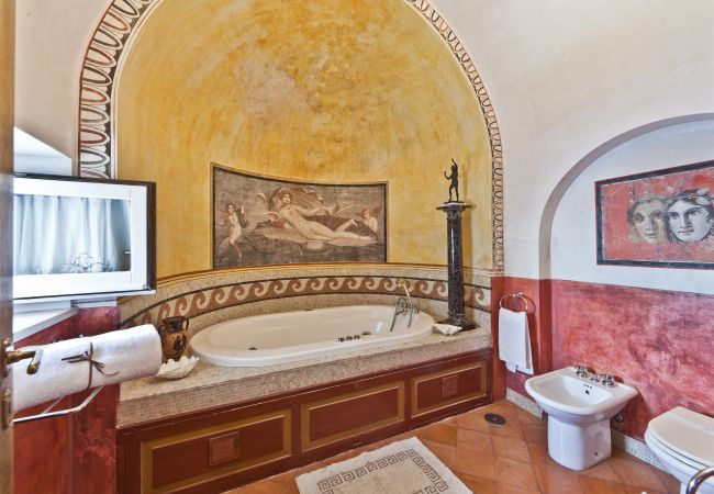 Villa a Praiano - Villa Venusta - Maestosa Villa con Piscina  Villa a Praiano - Villa Venusta - Maestosa Villa con Piscina