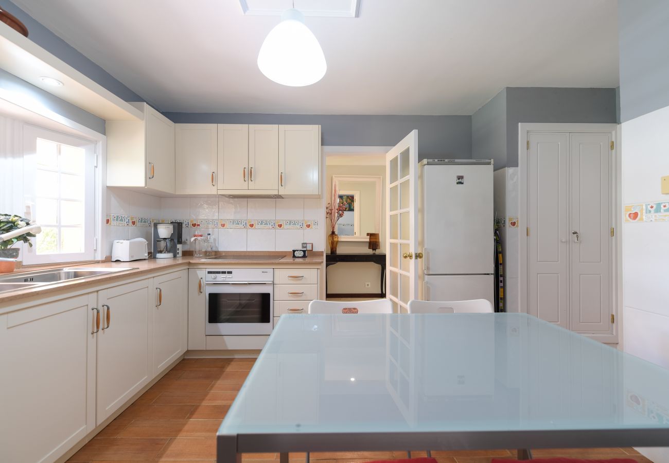 Casa a Santa Brígida - House with cozy garden BBQ and free parking 
