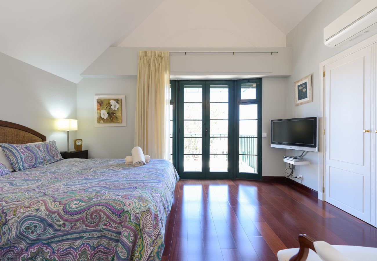 Casa a Santa Brígida - House with cozy garden BBQ and free parking 