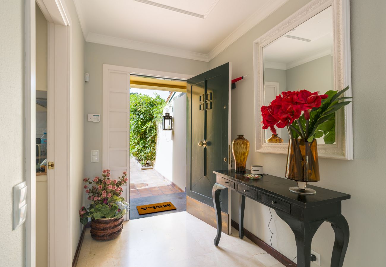Casa a Santa Brígida - House with cozy garden BBQ 