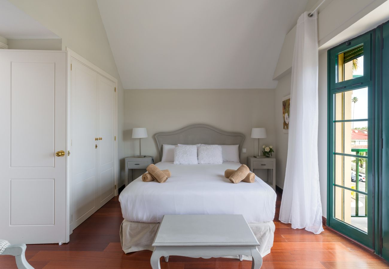 Casa a Santa Brígida - House with cozy garden BBQ 