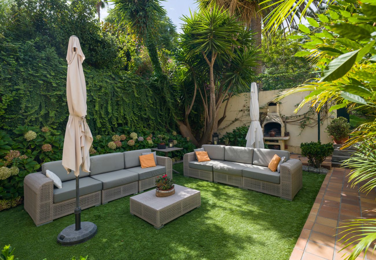 Casa a Santa Brígida - House with cozy garden BBQ 