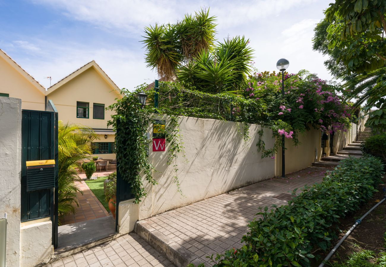 Casa a Santa Brígida - House with cozy garden BBQ 