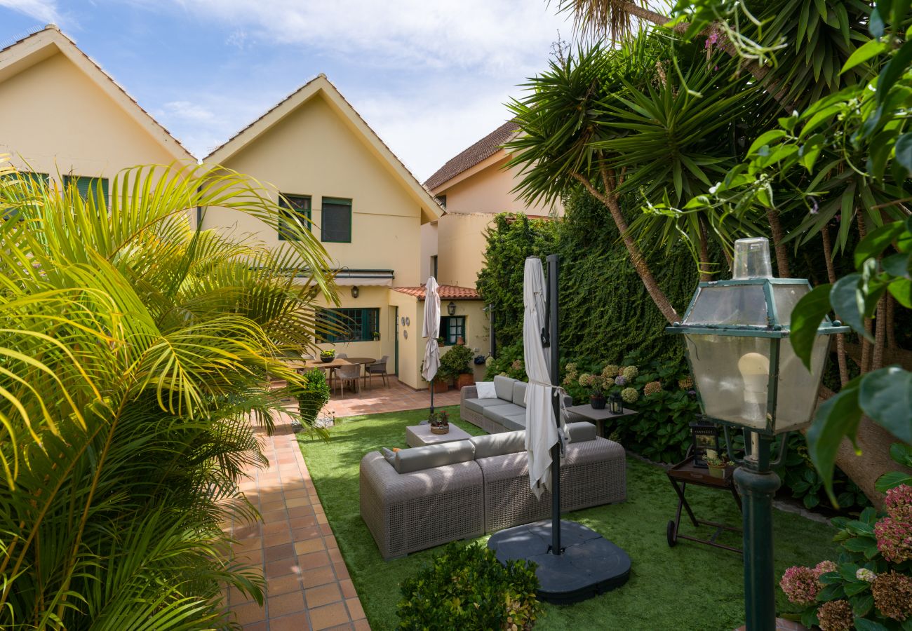 Casa a Santa Brígida - House with cozy garden BBQ 