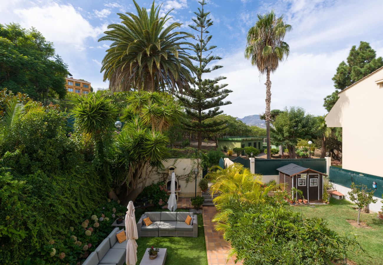 Casa a Santa Brígida - House with cozy garden BBQ 