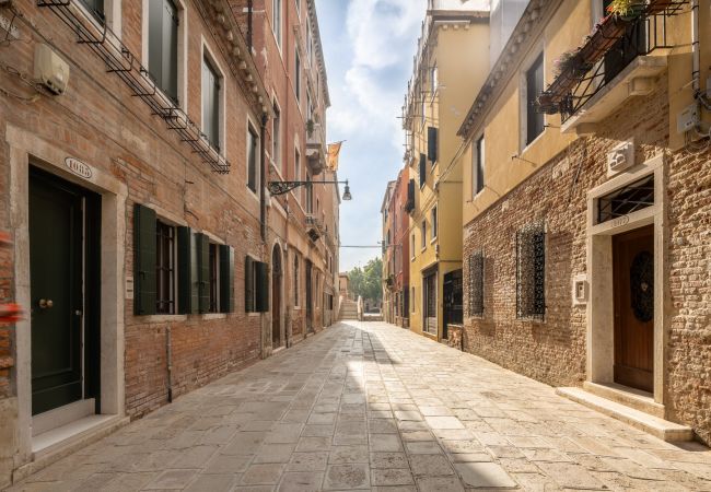 Appartamento a Venezia - San Giacomo Dall'Orio Garden Apartment R&R Appartamento a Venezia - San Giacomo Dall'Orio Garden Apartment R&R