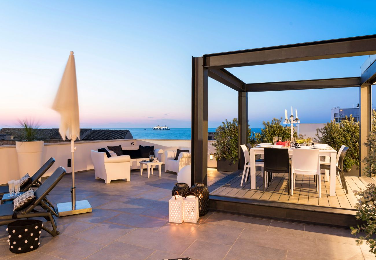 Appartamento a Trapani - Appartamento con terrazza in centro, 300 metri dal mare, Trapani