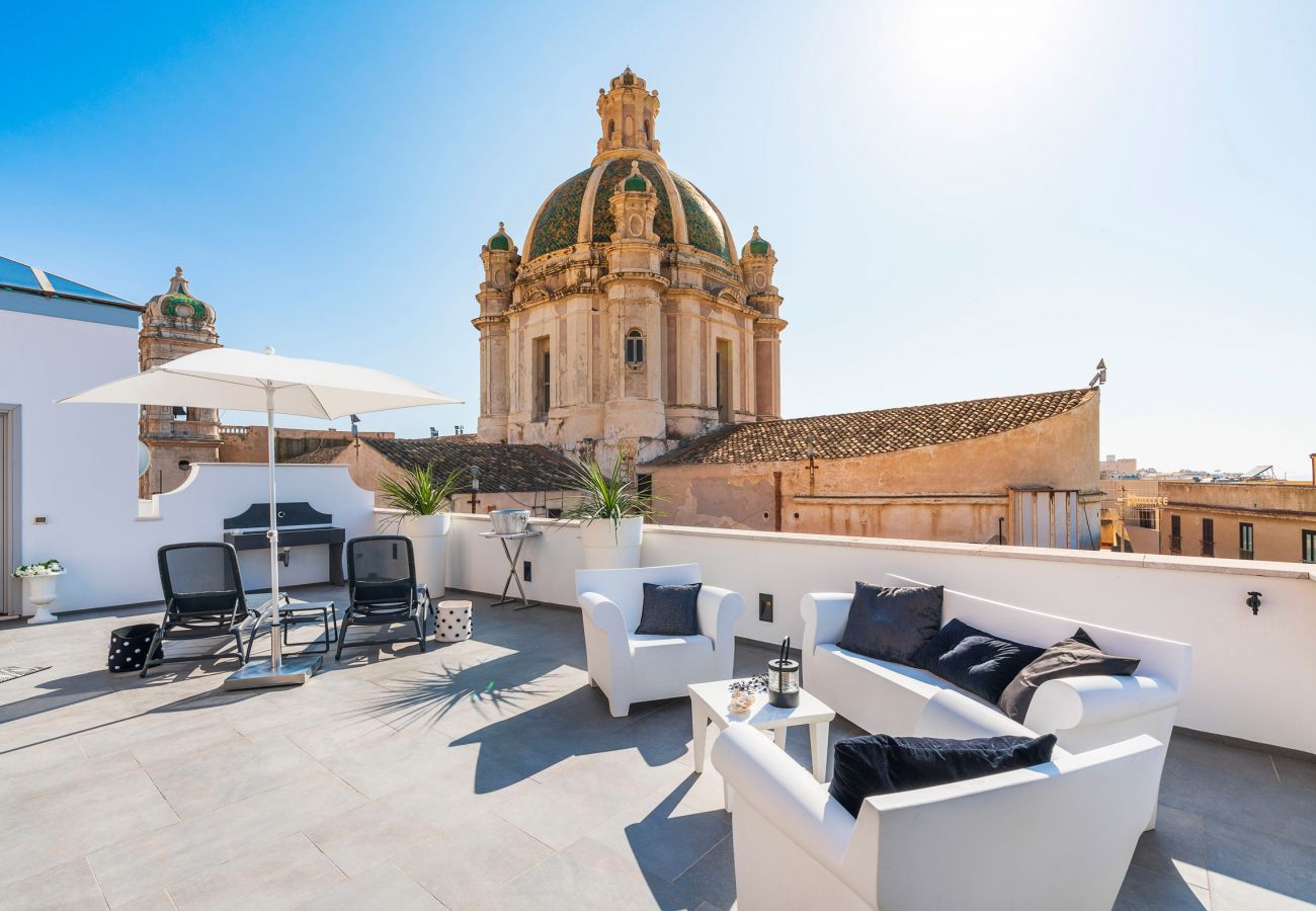 Appartamento a Trapani - Appartamento con terrazza in centro, 300 metri dal mare, Trapani