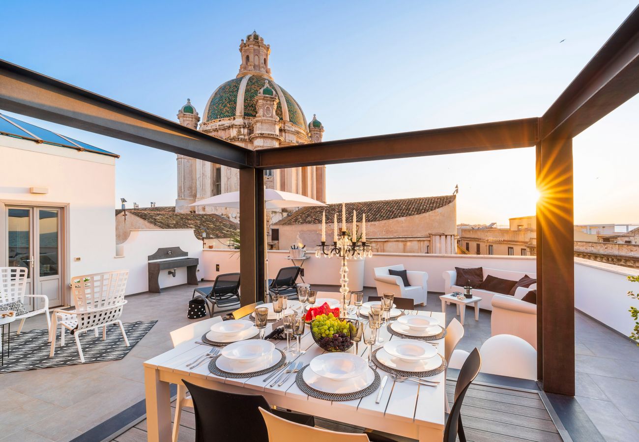 Appartamento a Trapani - Appartamento con terrazza in centro, 300 metri dal mare, Trapani