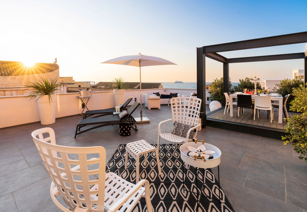 Appartamento a Trapani - Appartamento con terrazza in centro, 300 metri dal mare, Trapani