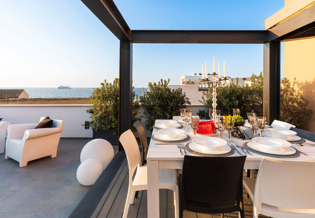 Appartamento a Trapani - Appartamento con terrazza in centro, 300 metri dal mare, Trapani