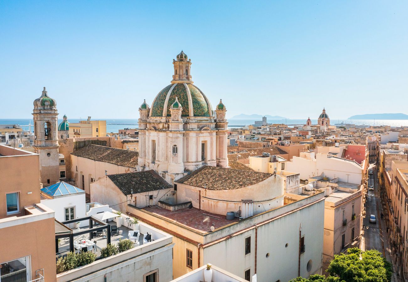 Appartamento a Trapani - Appartamento con terrazza in centro, 300 metri dal mare, Trapani