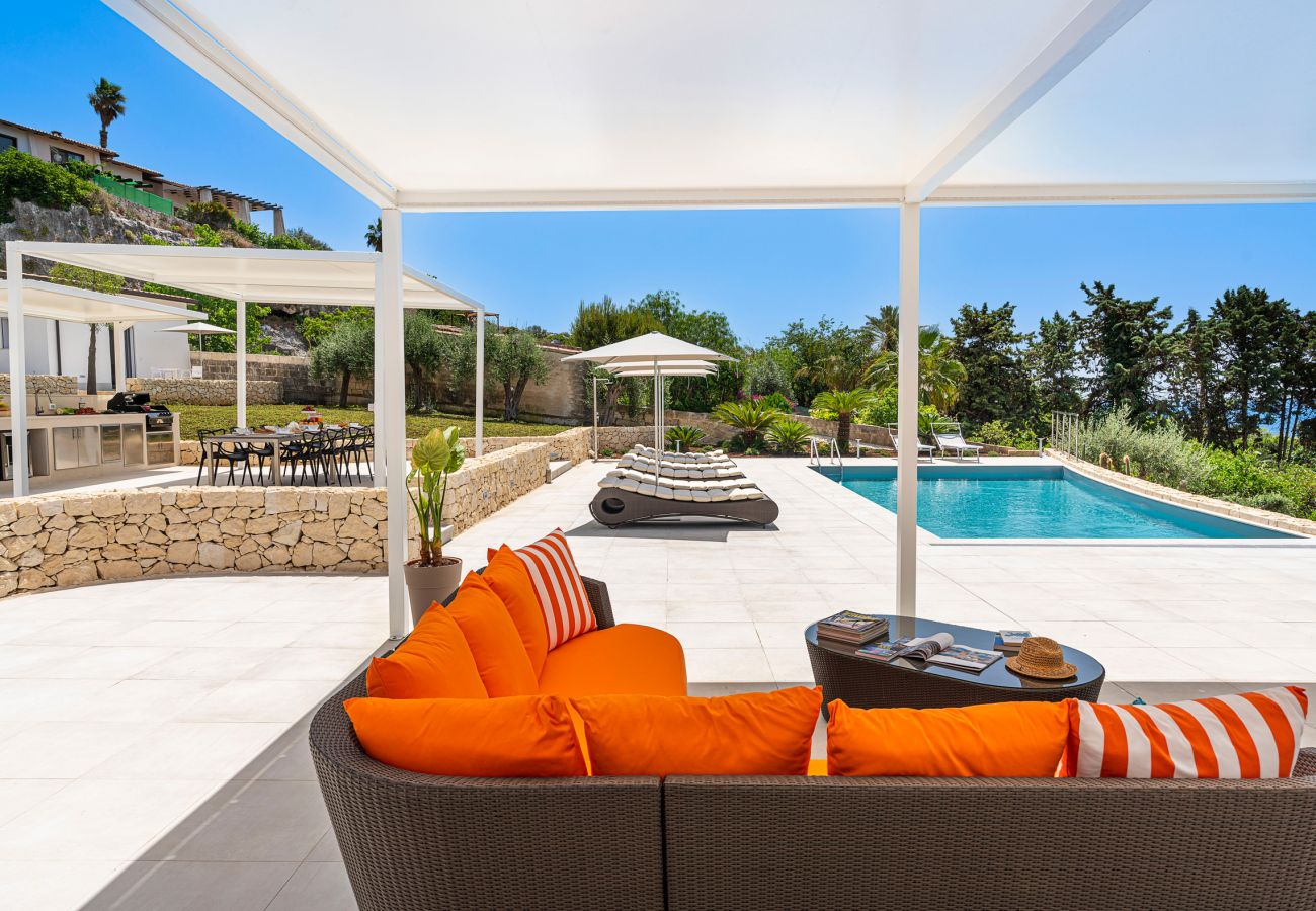 Villa a Siracusa - Lussuosa villa con piscina fronte mare, Plemmirio, Siracusa