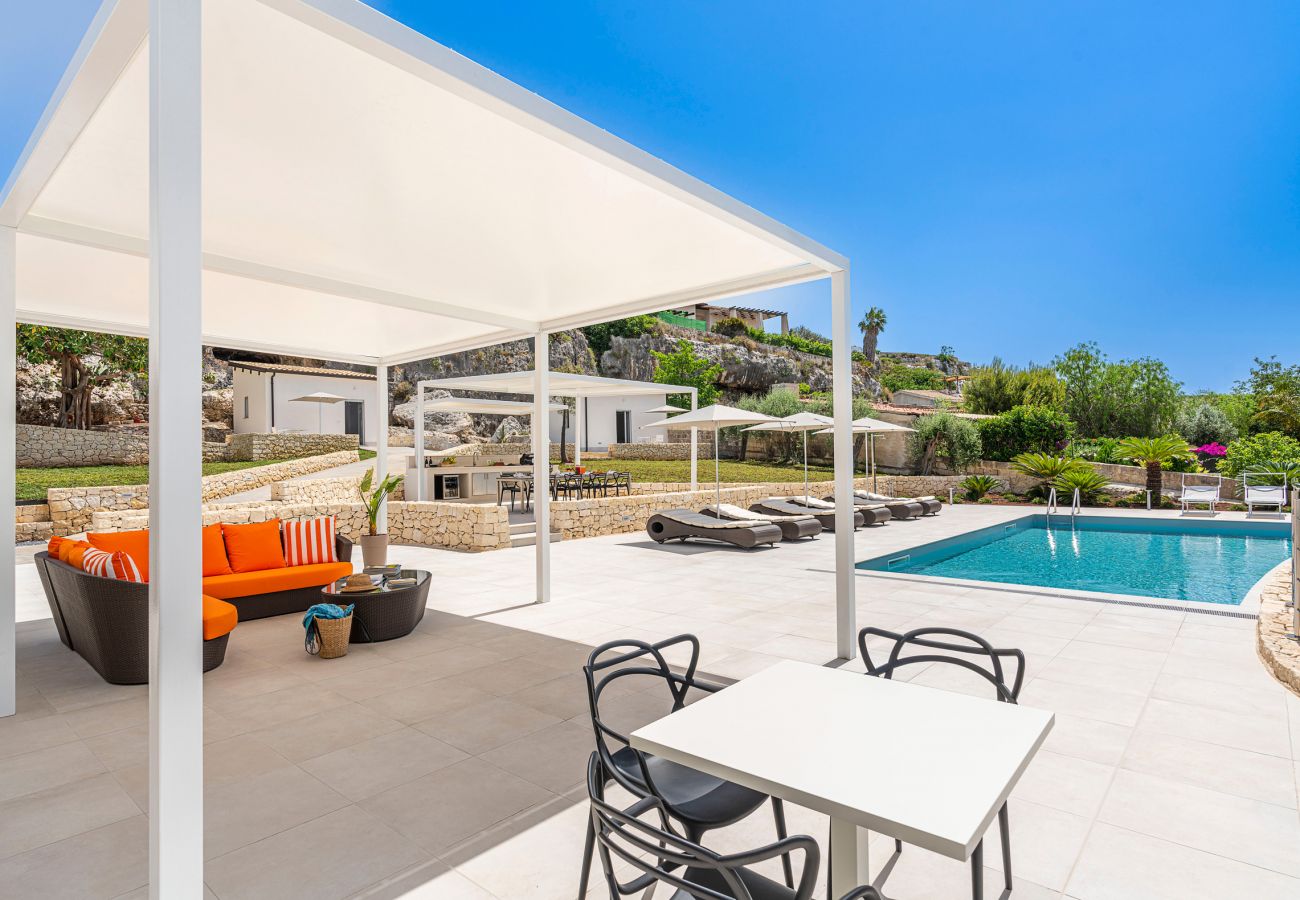 Villa a Siracusa - Lussuosa villa con piscina fronte mare, Plemmirio, Siracusa