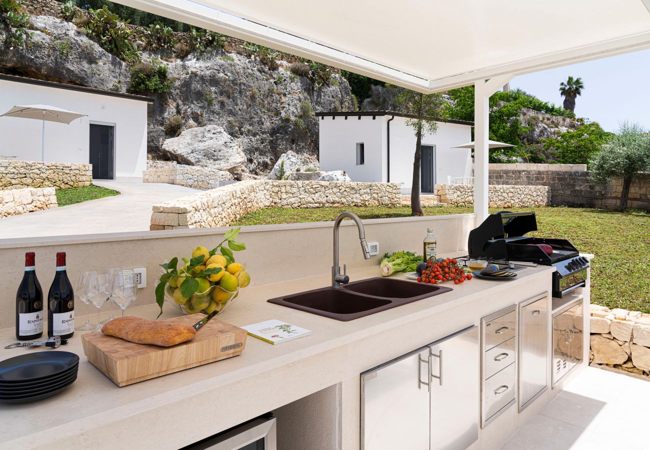 Villa a Siracusa - Lussuosa villa con piscina fronte mare, Plemmirio, Siracusa