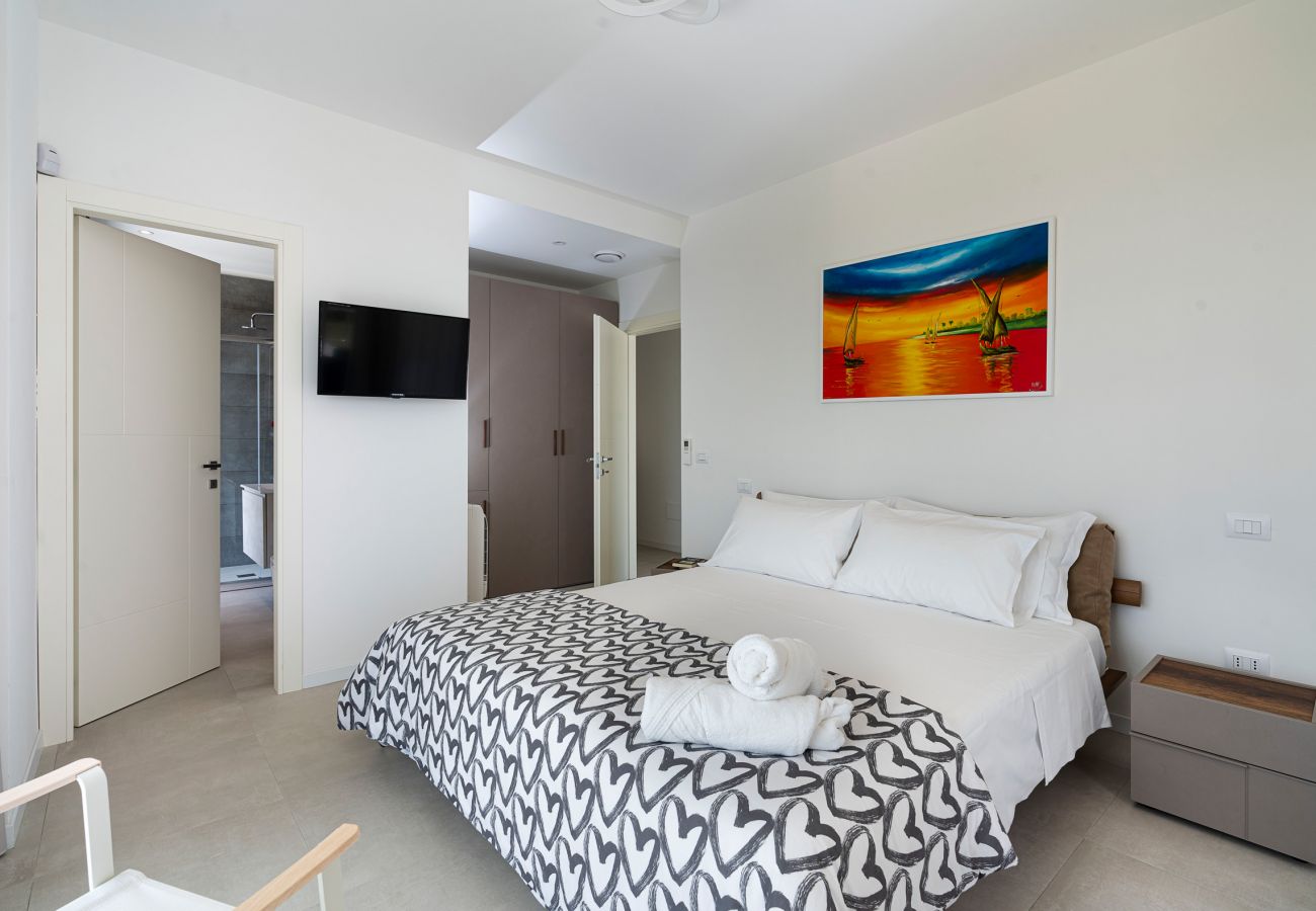 Villa a Siracusa - Lussuosa villa con piscina fronte mare, Plemmirio, Siracusa