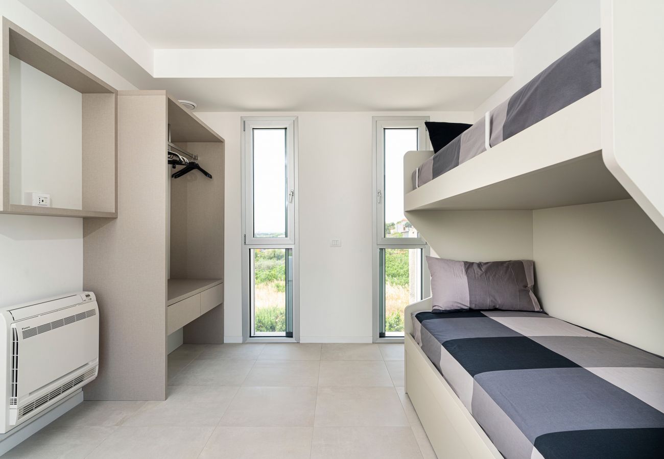 Villa a Siracusa - Lussuosa villa con piscina fronte mare, Plemmirio, Siracusa
