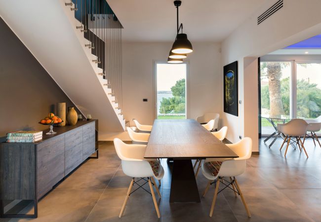 Villa a Siracusa - Lussuosa villa con piscina, jacuzzi e accesso al mare, Di Casa In SIcilia Villa a Siracusa - Lussuosa villa con piscina, jacuzzi e accesso al mare, Di Casa In SIcilia