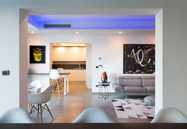 Villa a Siracusa - Lussuosa villa con piscina, jacuzzi e accesso al mare, Di Casa In SIcilia Villa a Siracusa - Lussuosa villa con piscina, jacuzzi e accesso al mare, Di Casa In SIcilia