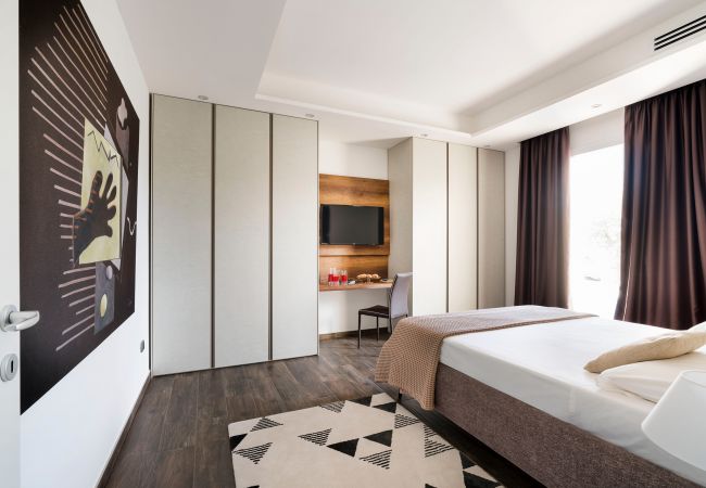 Villa a Siracusa - Lussuosa villa con piscina, jacuzzi e accesso al mare, Di Casa In SIcilia Villa a Siracusa - Lussuosa villa con piscina, jacuzzi e accesso al mare, Di Casa In SIcilia