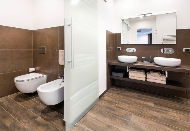 Villa a Siracusa - Lussuosa villa con piscina, jacuzzi e accesso al mare, Di Casa In SIcilia Villa a Siracusa - Lussuosa villa con piscina, jacuzzi e accesso al mare, Di Casa In SIcilia