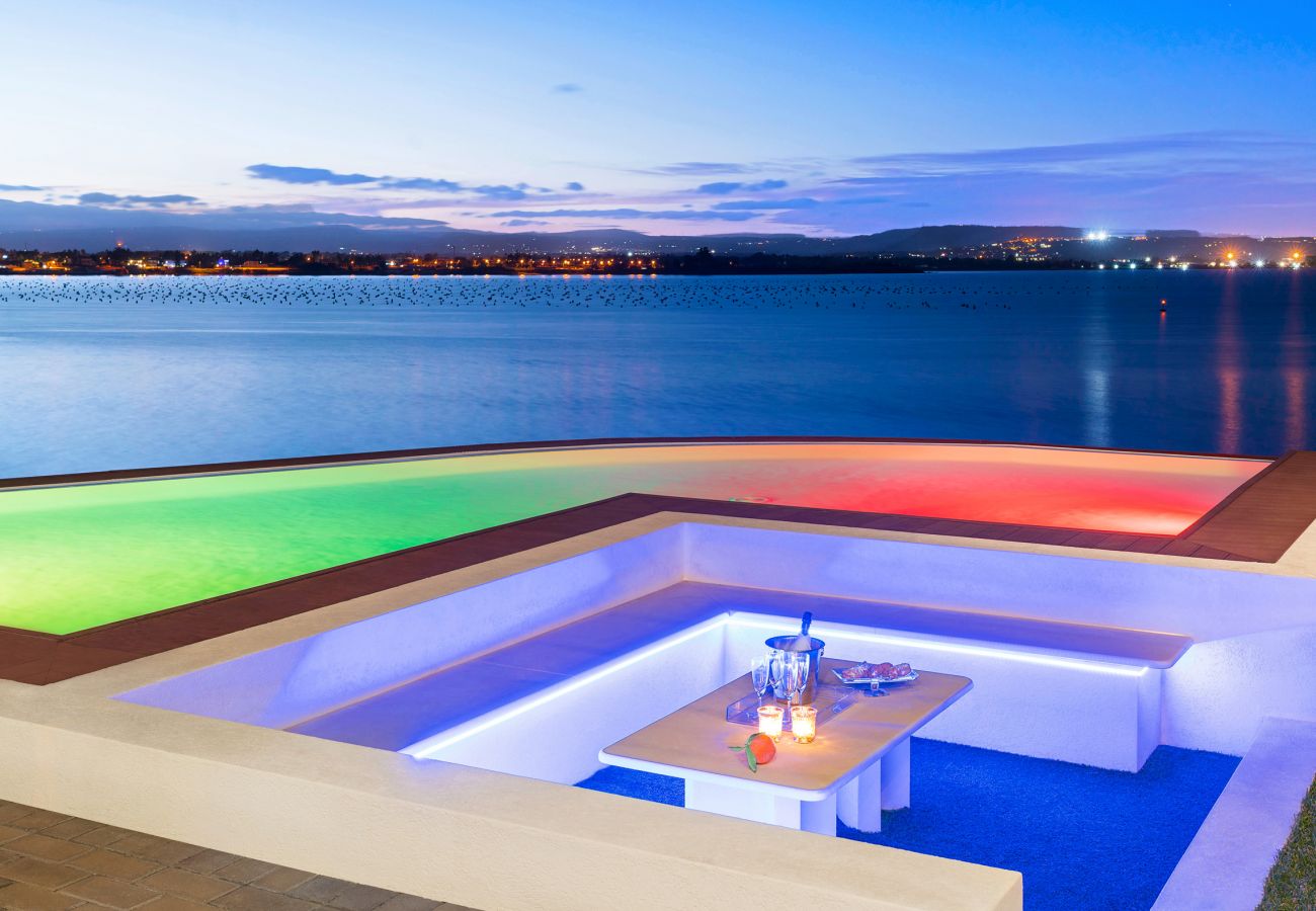 Villa a Siracusa - Lussuosa villa con piscina e accesso al mare, Plemmirio, Siracusa