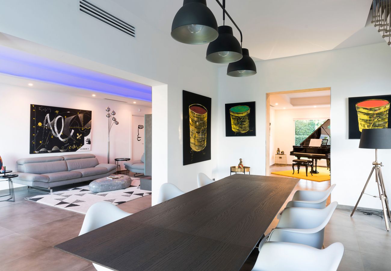 Villa a Siracusa - Lussuosa villa con piscina e accesso al mare, Plemmirio, Siracusa