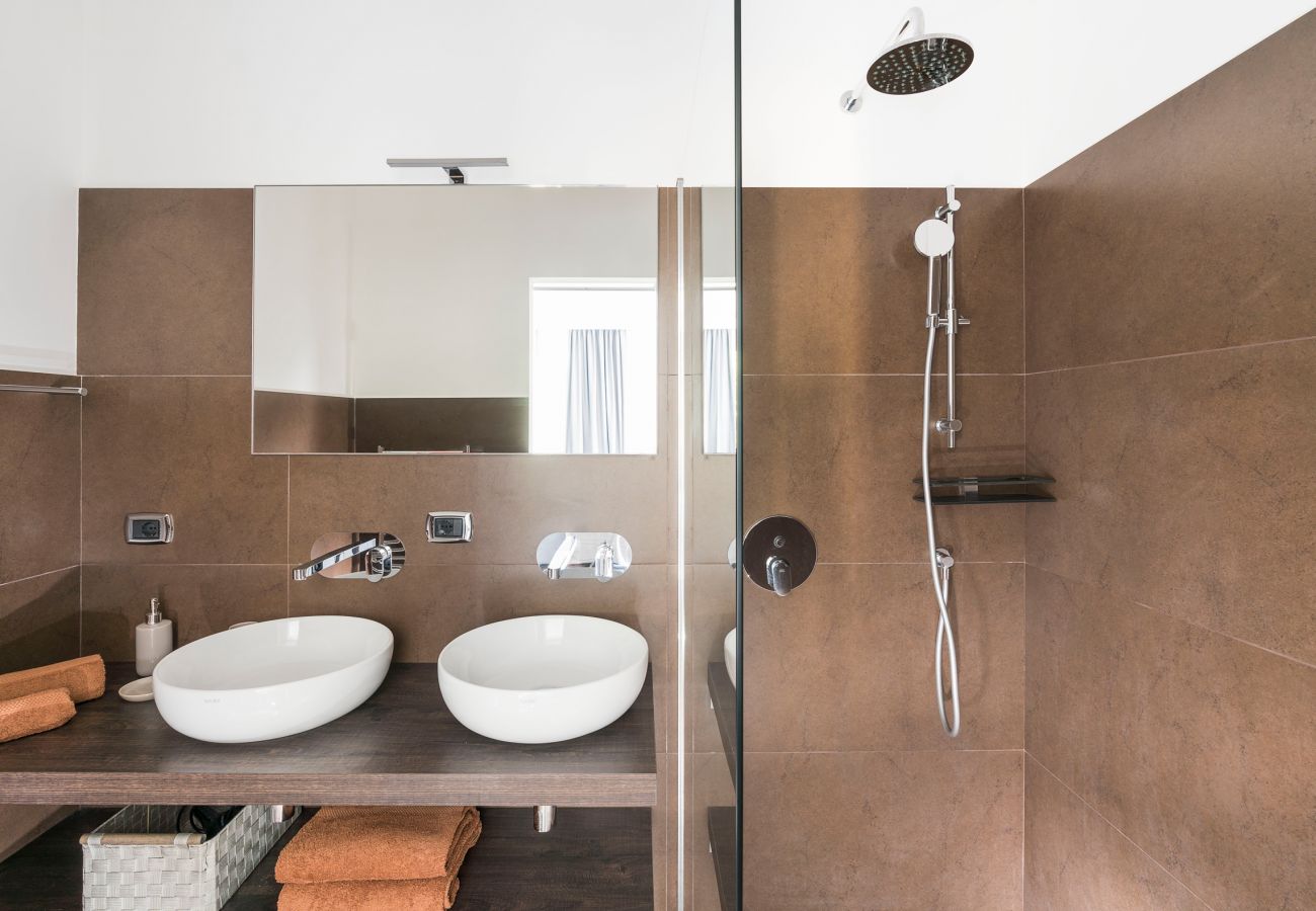 Villa a Siracusa - Lussuosa villa con piscina e accesso al mare, Plemmirio, Siracusa
