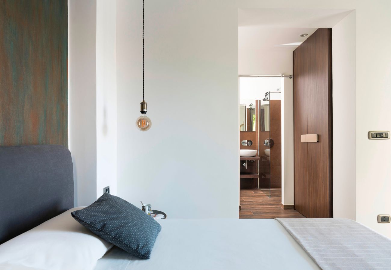 Villa a Siracusa - Lussuosa villa con piscina, jacuzzi e accesso al mare, Di Casa In Sicilia