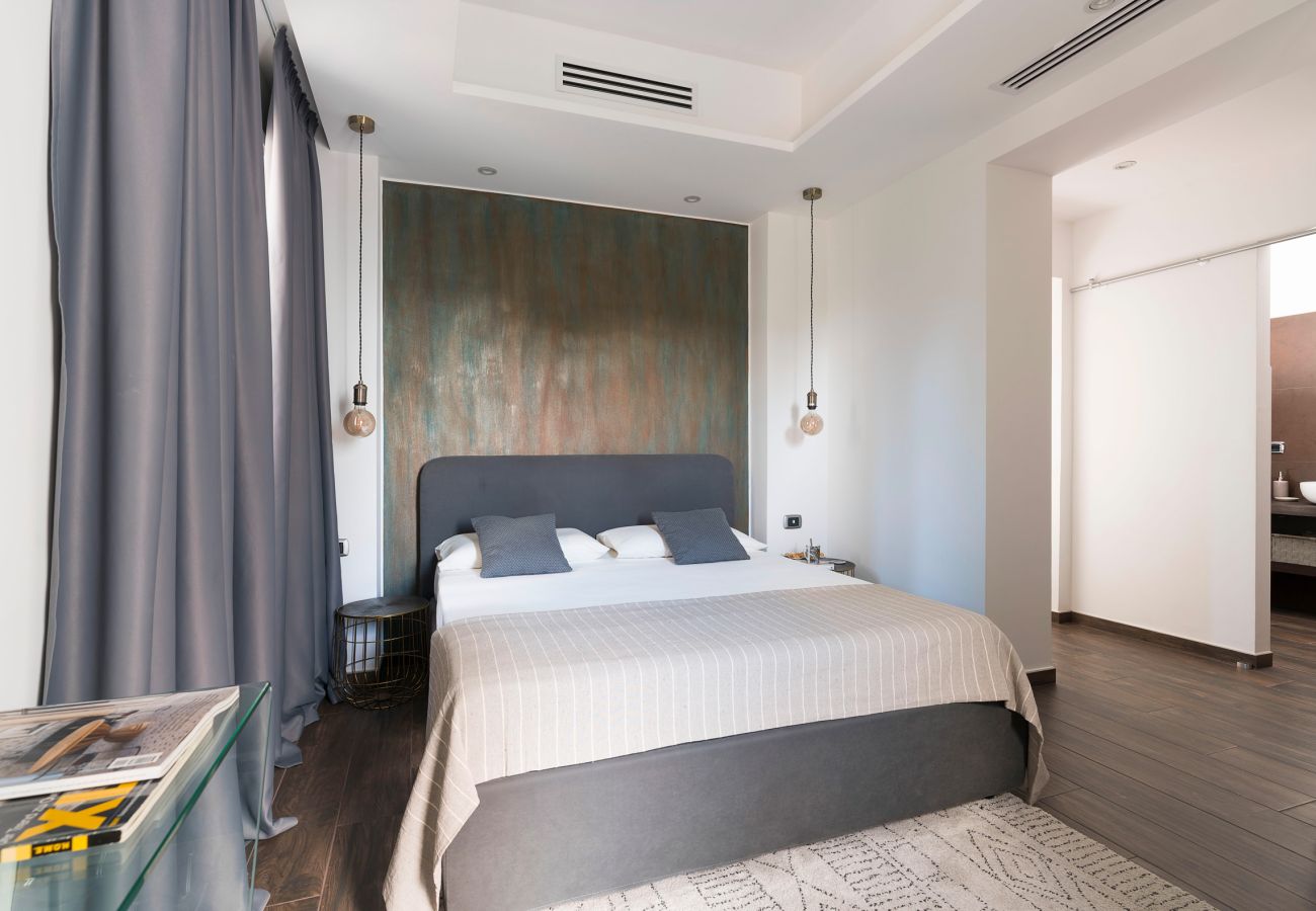 Villa a Siracusa - Lussuosa villa con piscina, jacuzzi e accesso al mare, Di Casa In Sicilia