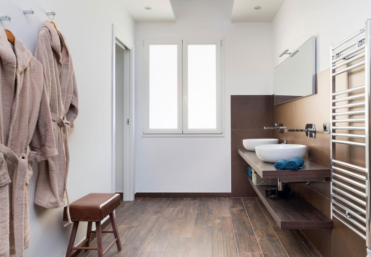 Villa a Siracusa - Lussuosa villa con piscina, jacuzzi e accesso al mare, Di Casa In Sicilia