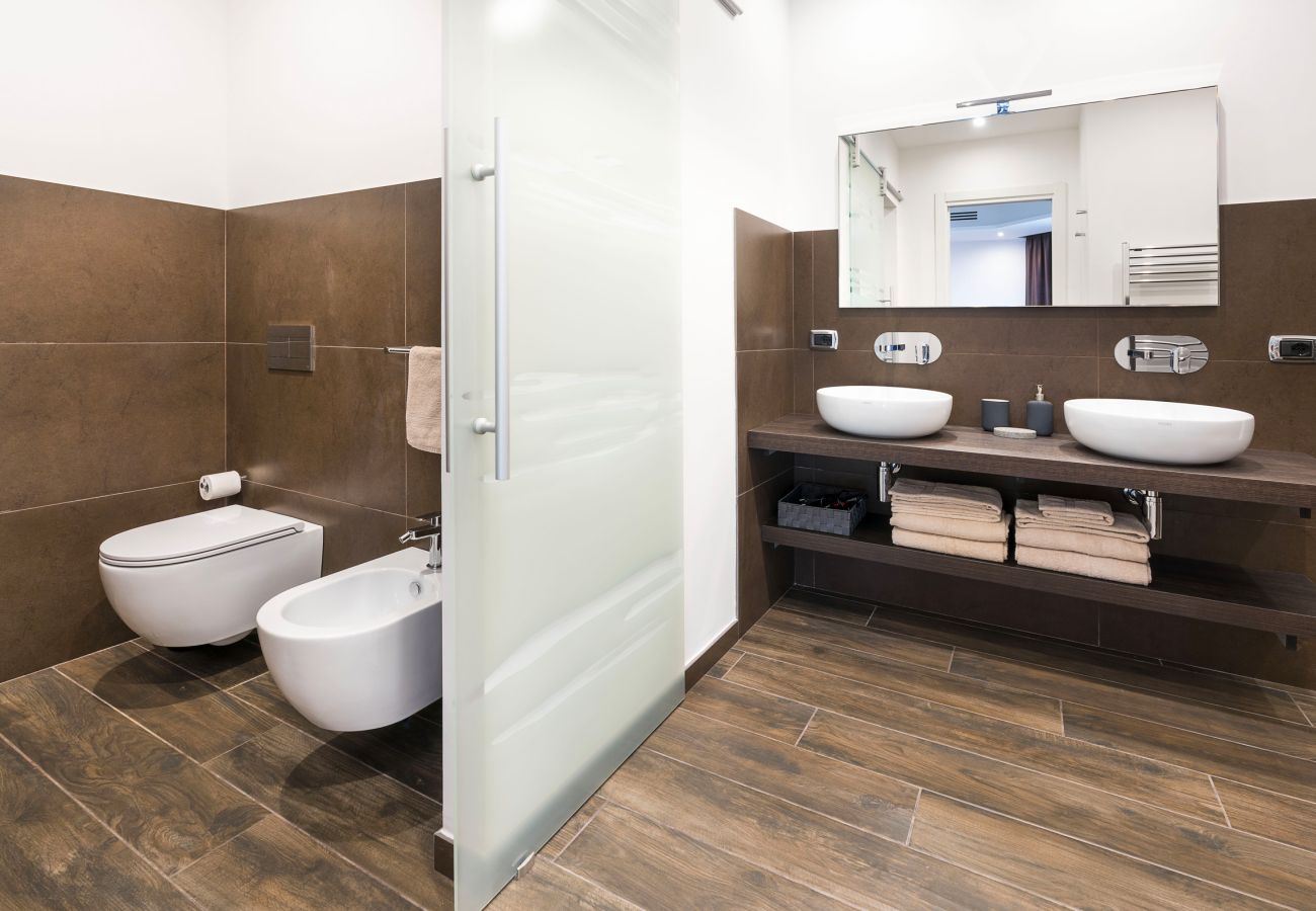 Villa a Siracusa - Lussuosa villa con piscina, jacuzzi e accesso al mare, Di Casa In Sicilia