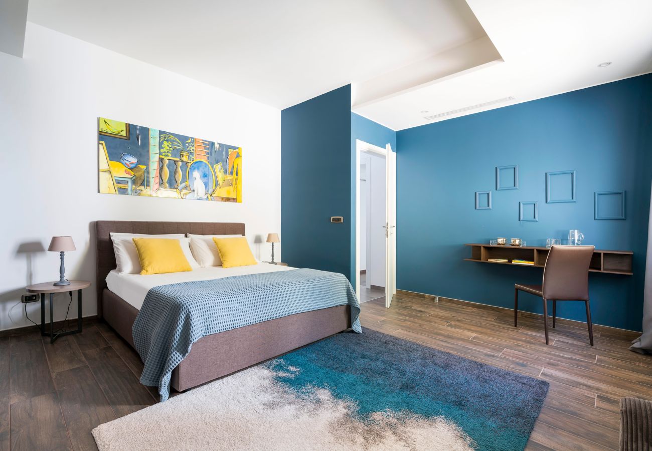 Villa a Siracusa - Lussuosa villa con piscina, jacuzzi e accesso al mare, Di Casa In Sicilia