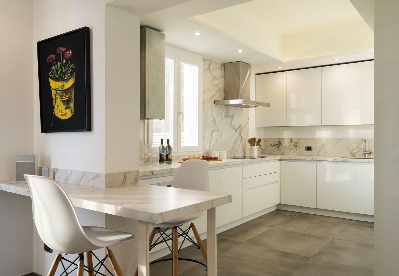 Villa a Siracusa - Lussuosa villa con piscina, jacuzzi e accesso al mare, Di Casa In Sicilia