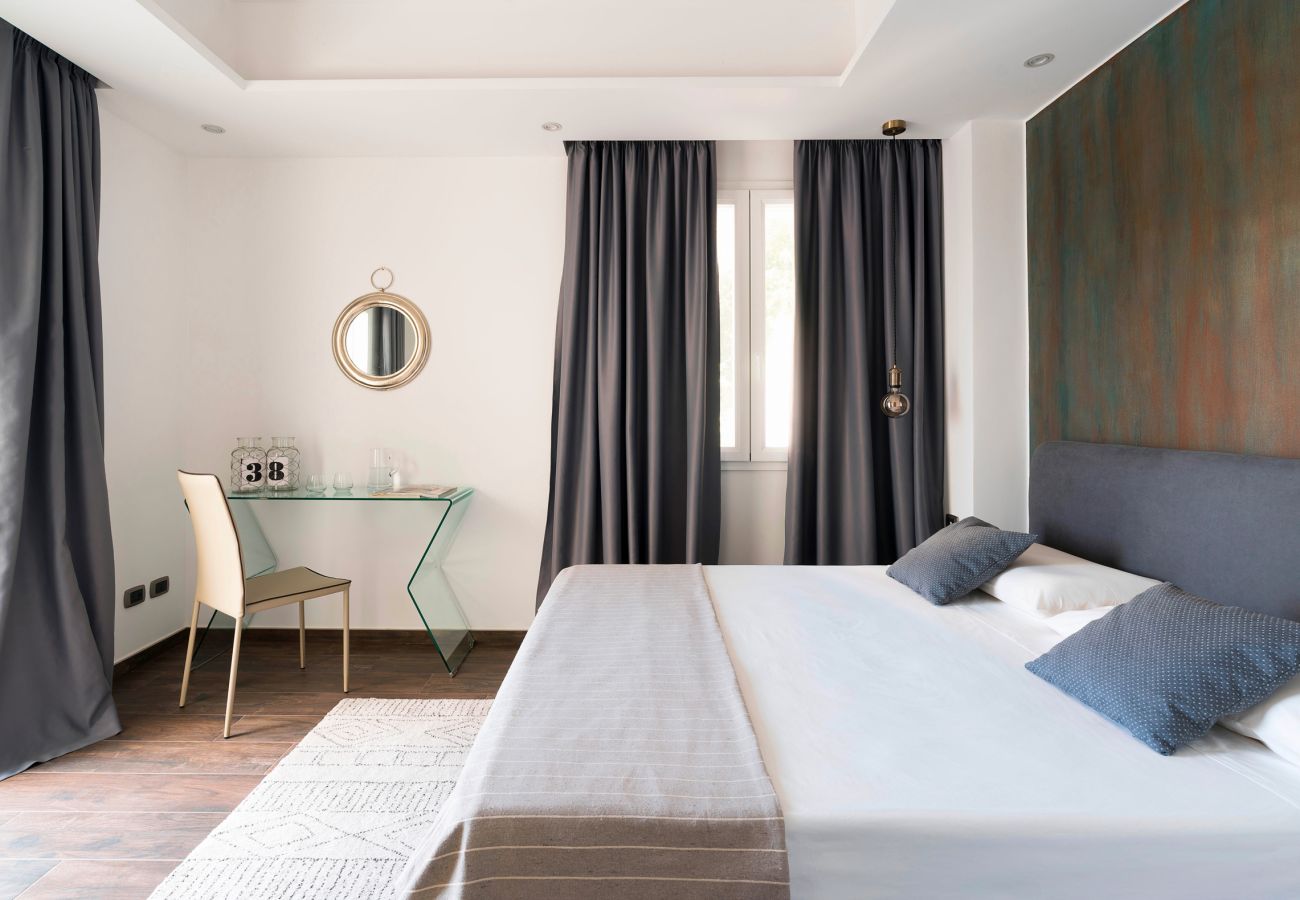 Villa a Siracusa - Lussuosa villa con piscina, jacuzzi e accesso al mare, Di Casa In Sicilia