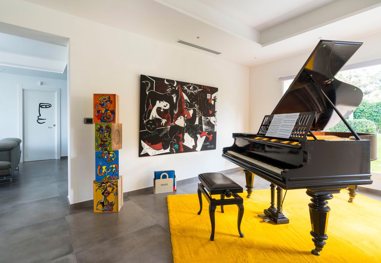 Villa a Siracusa - Lussuosa villa con piscina, jacuzzi e accesso al mare, Di Casa In Sicilia