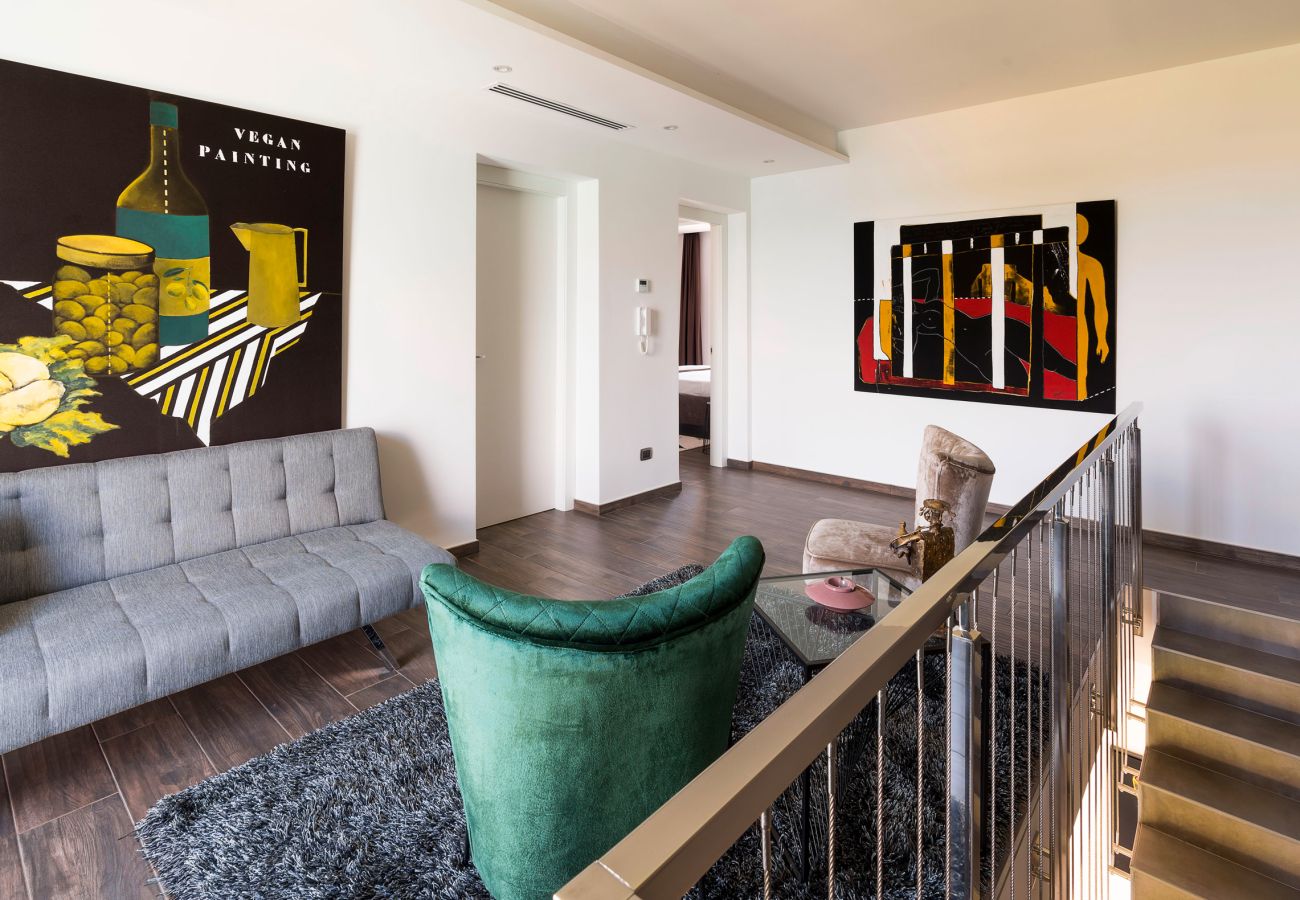 Villa a Siracusa - Lussuosa villa con piscina, jacuzzi e accesso al mare, Di Casa In Sicilia