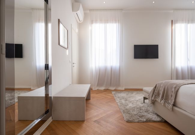Appartamento a Venezia - Design Apartment with balcony on the Grand Canal R&R Appartamento a Venezia - Design Apartment with balcony on the Grand Canal R&R