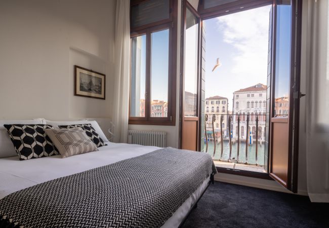 Appartamento a Venezia - Design Apartment with balcony on the Grand Canal R&R Appartamento a Venezia - Design Apartment with balcony on the Grand Canal R&R