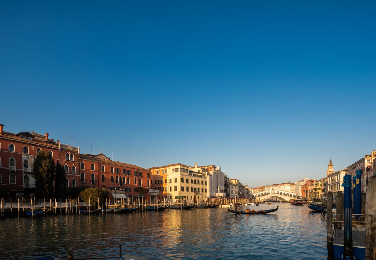 Appartamento a Venezia - Design Apartment with balcony on the Grand Canal R&R