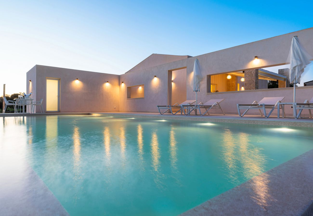 Villa a Rosolini - Villa con piscina a Rosolini