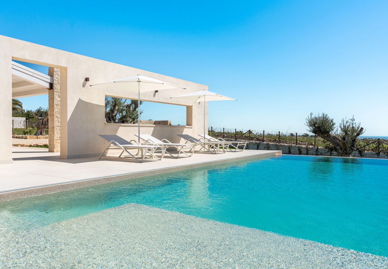Villa a Rosolini - Villa con piscina a Rosolini
