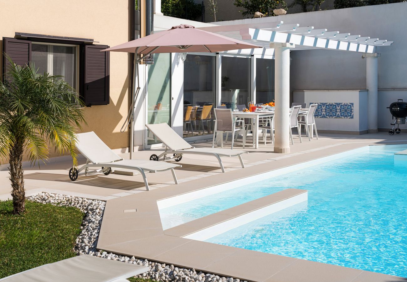 Villa a Castelmola - Villa con piscina a Castelmola, Taormina