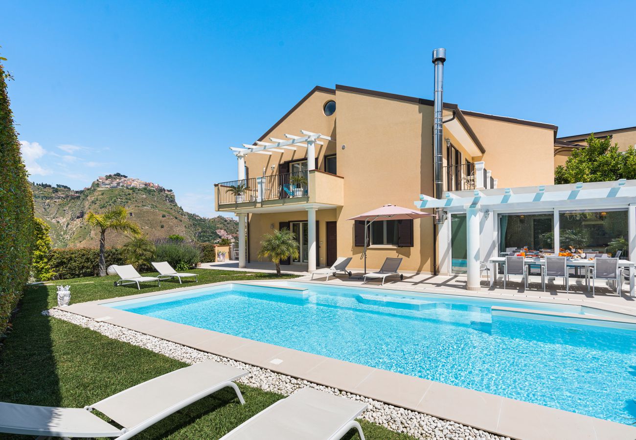 Villa a Castelmola - Villa con piscina a Castelmola, Taormina